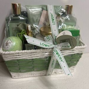 Lowery Tea Tree Green Bath and Body Gift Set NEW